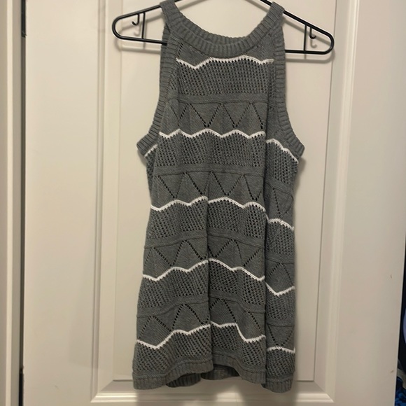 Cute summer knit tank top. Size large. - Picture 1 of 3